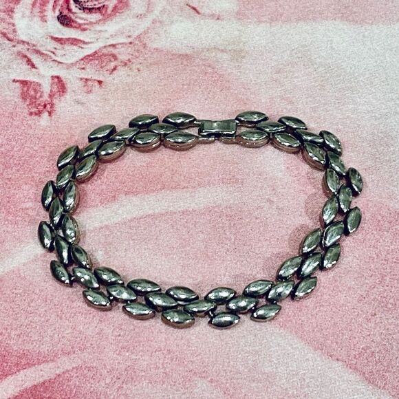 VINTAGE Silver Band Smooth Beadlike Chain Bracelet Layer 😍 - Picture 3 of 3